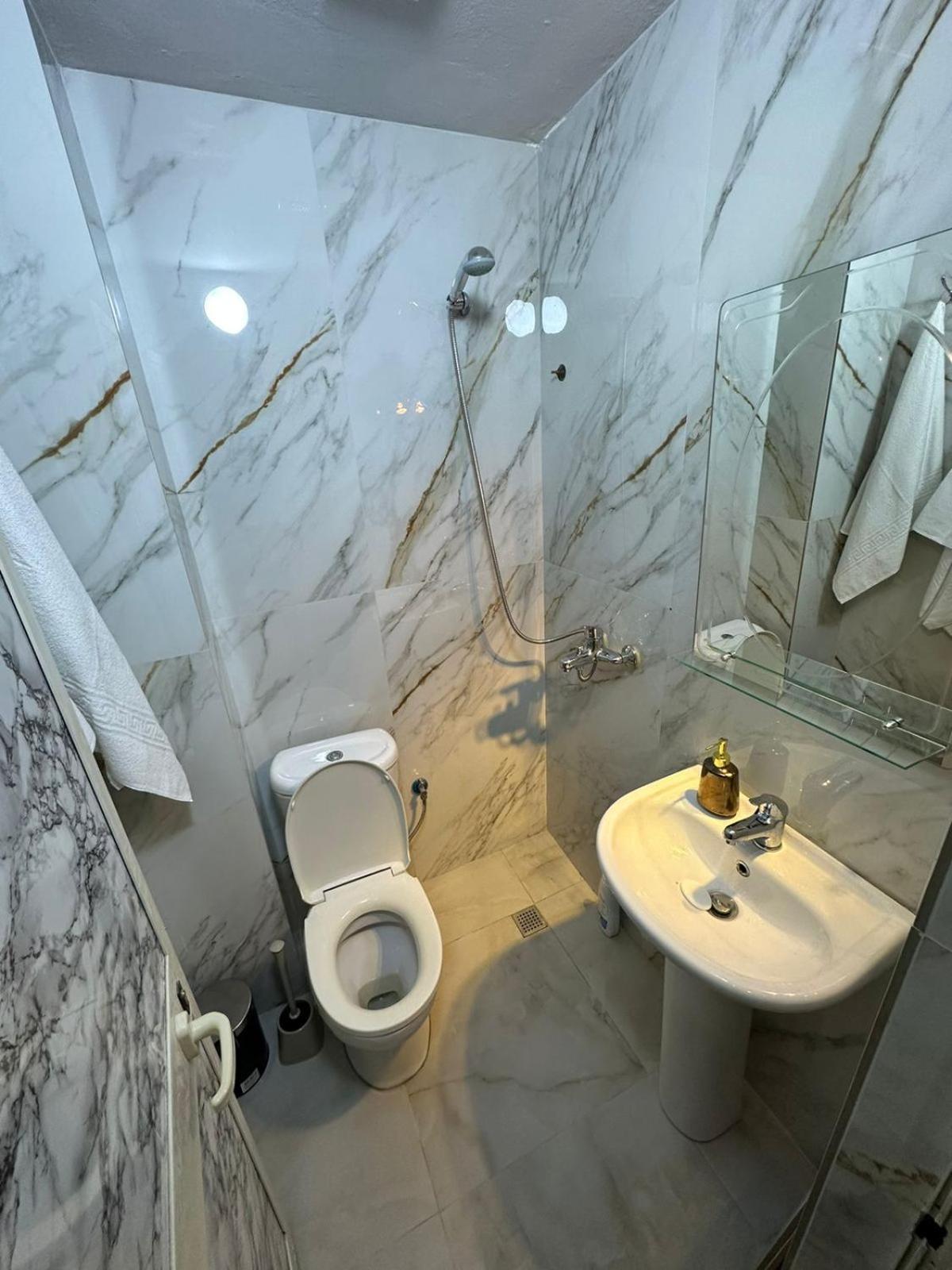 Gex Apartments Тирана Екстер'єр фото