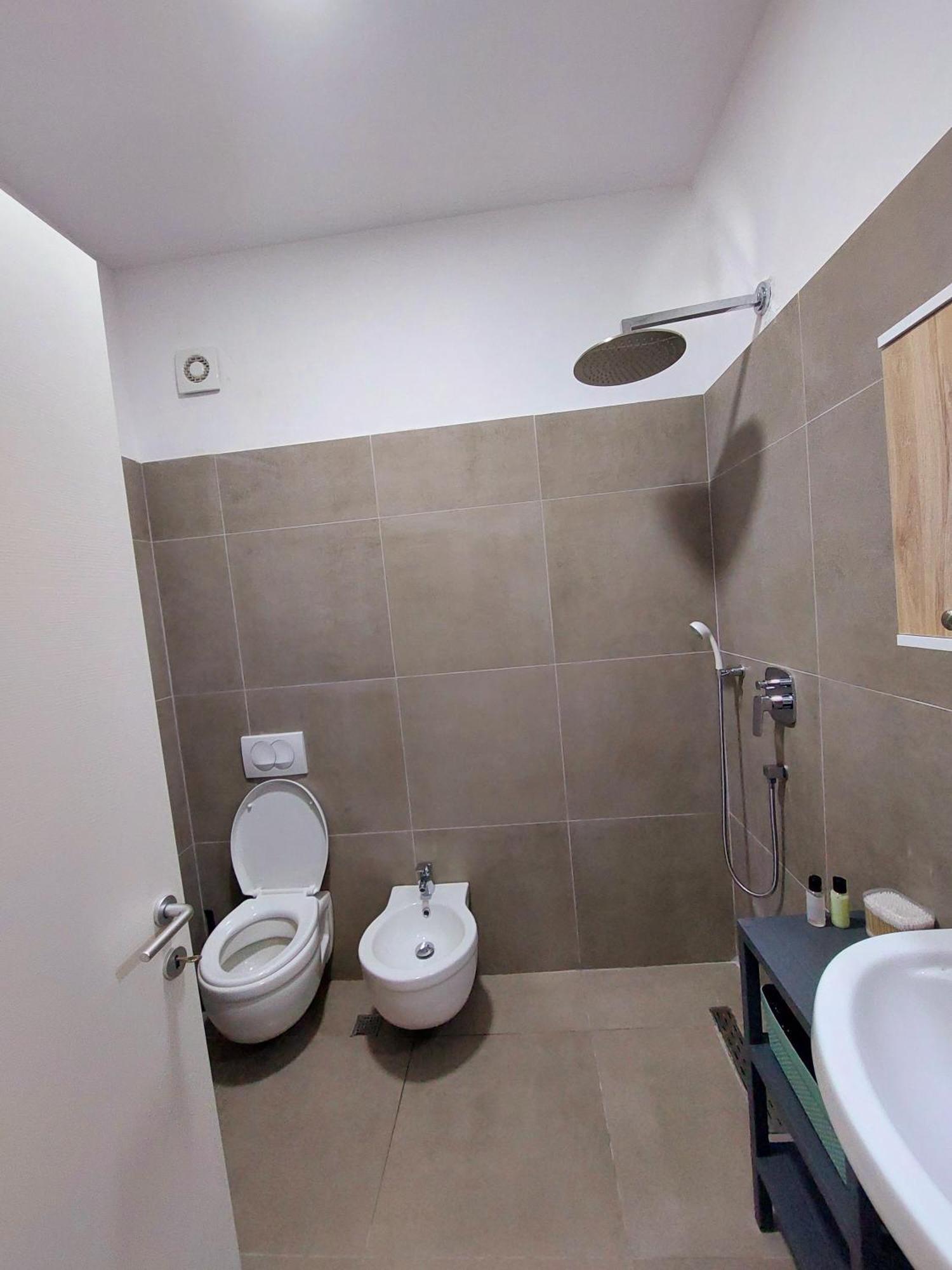 Gex Apartments Тирана Екстер'єр фото